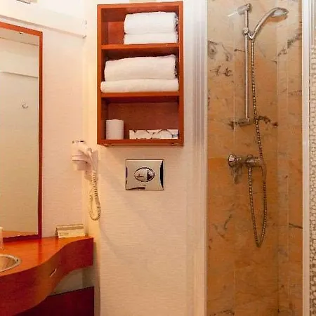 Brit Hotel Agen L Aquitaine