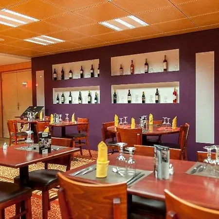 Hotel Brit'hotel Aquitaine Estillac
