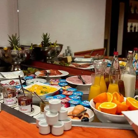 Brit'hotel Aquitaine 2* Estillac